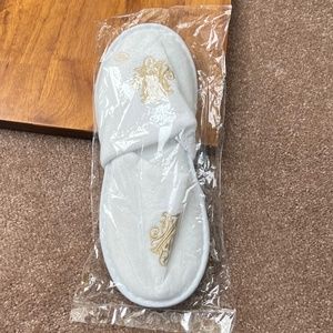 New in bag!  Biltmore - The Inn - Vanderbilt - Hotel Slippers - One Size